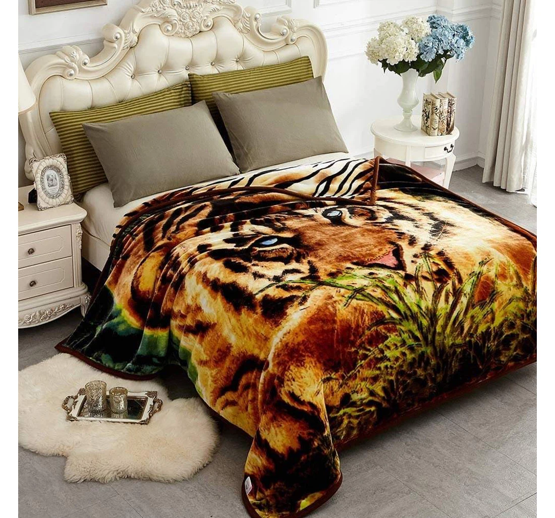 Throw Blanket, Quilt - Tiger In The Forest Sherpa Fleece