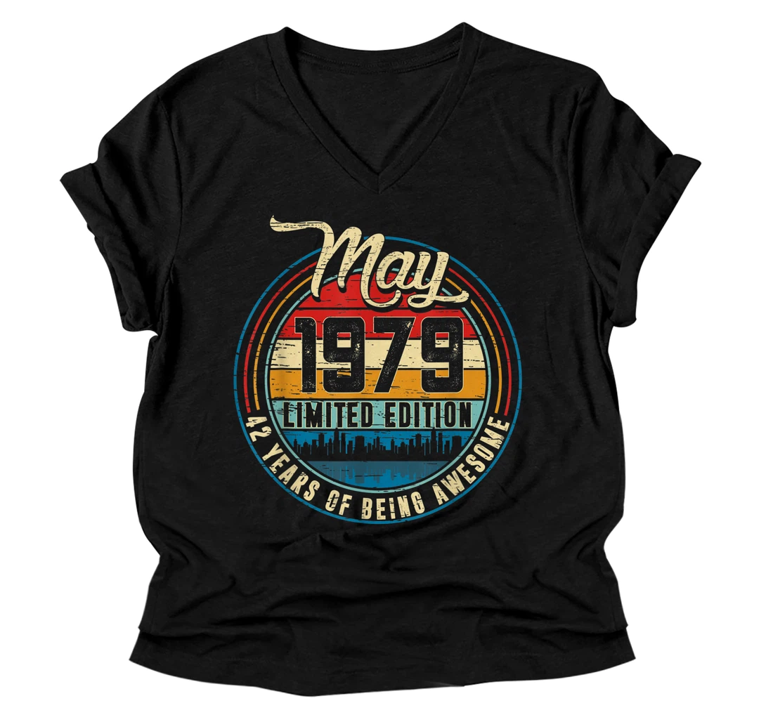 Personalized Distressed Retro May 1979 42nd Birthday Gift 42 Yrs Old V-Neck T-Shirt