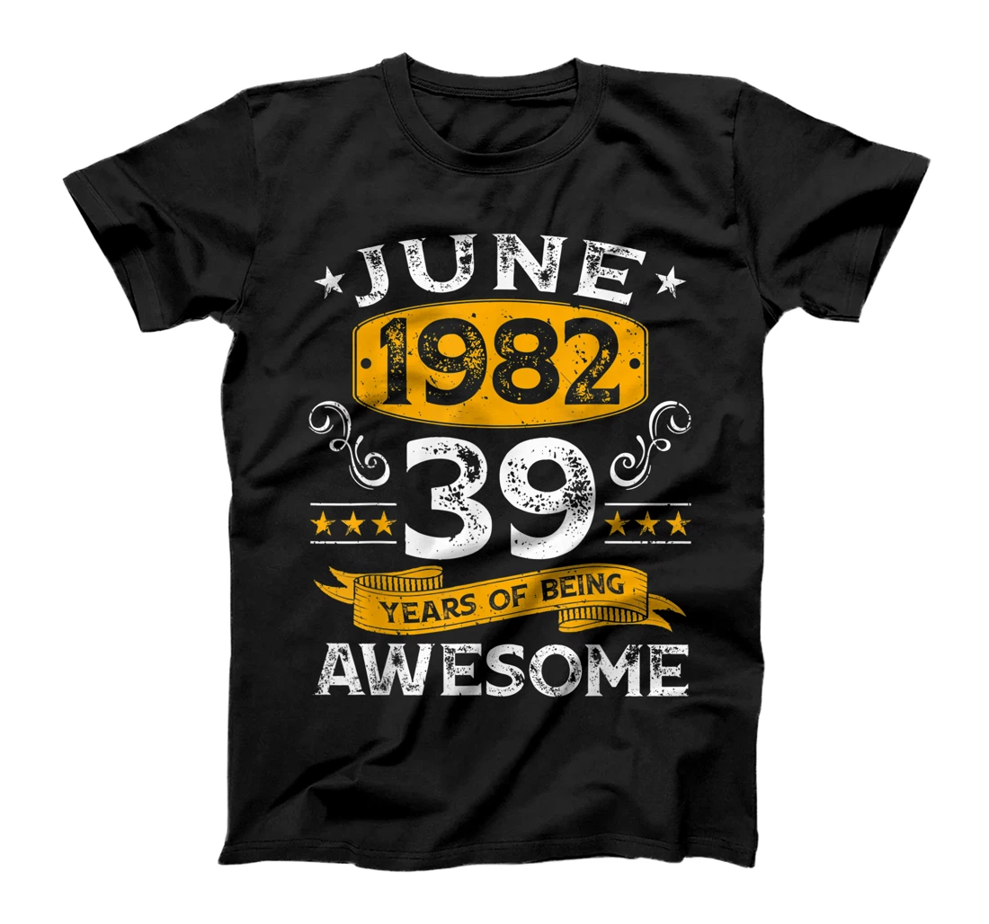 39th Birthday Distressed June 1982 Decorations 39 Years Old T-Shirt