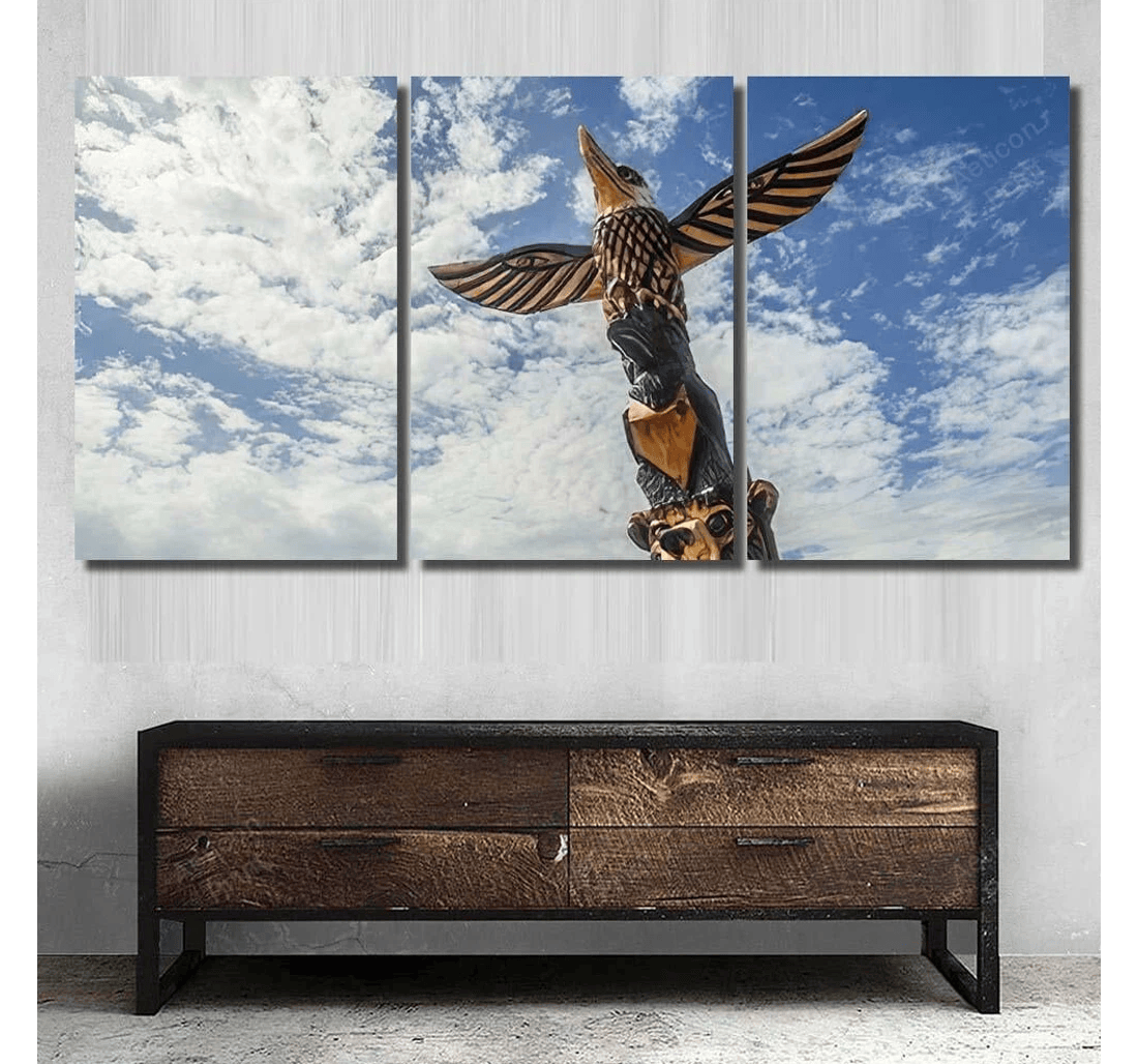 Poster, Canvas - Carved Totem Pole Eagle Crow Eagle Animals Gallery Print Framed Wall Art