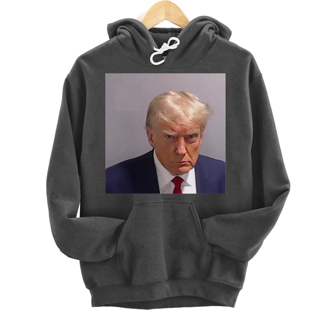 Donald Trump legend never Surrender Mug shot august 24 2023 Pullover Hoodie