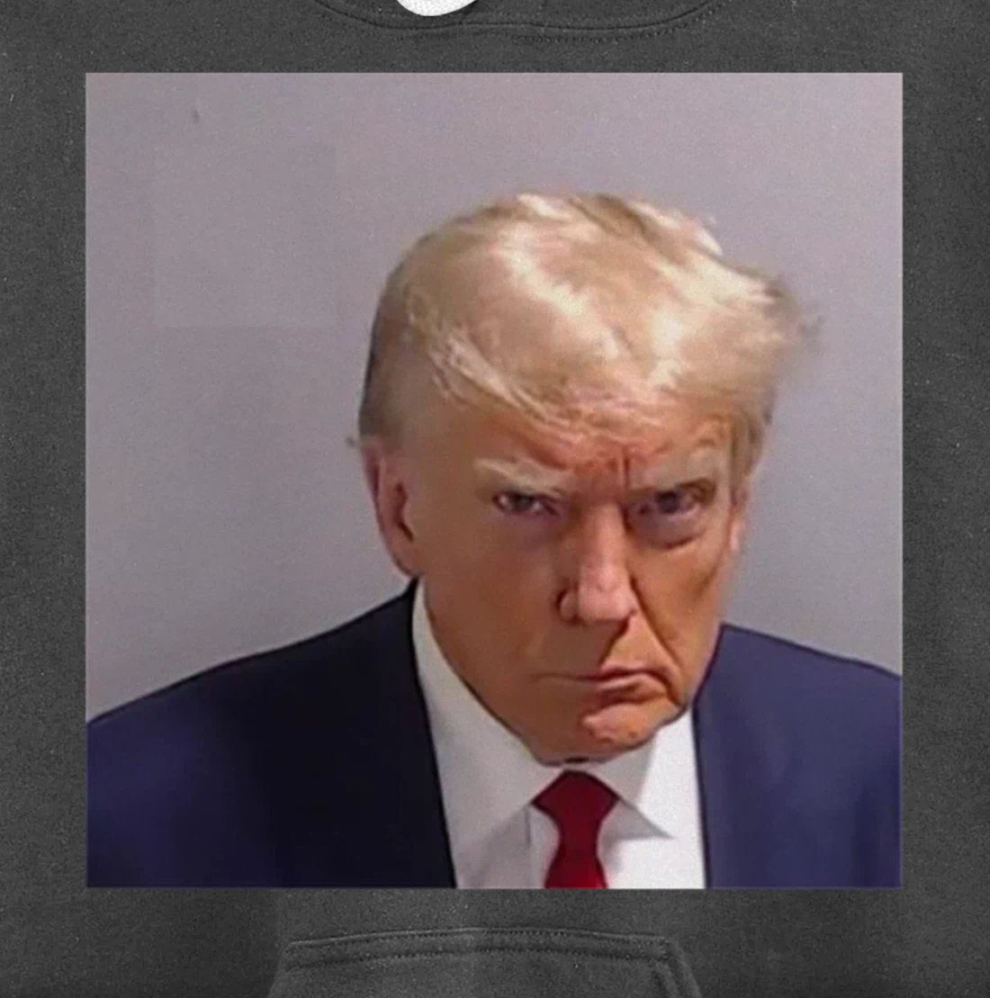 Donald Trump legend never Surrender Mug shot august 24 2023 Pullover Hoodie