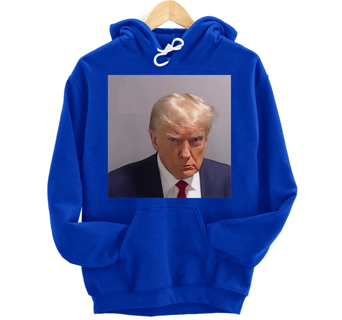 Donald Trump legend never Surrender Mug shot august 24 2023 Pullover Hoodie
