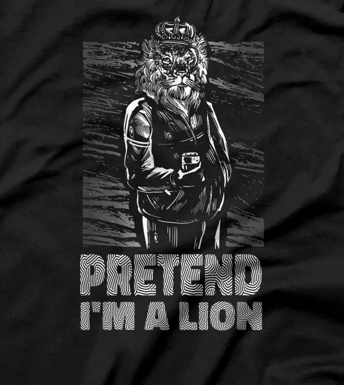 Pretend i'm a lion joke prank animal costume King T-Shirt, Women T-Shirt