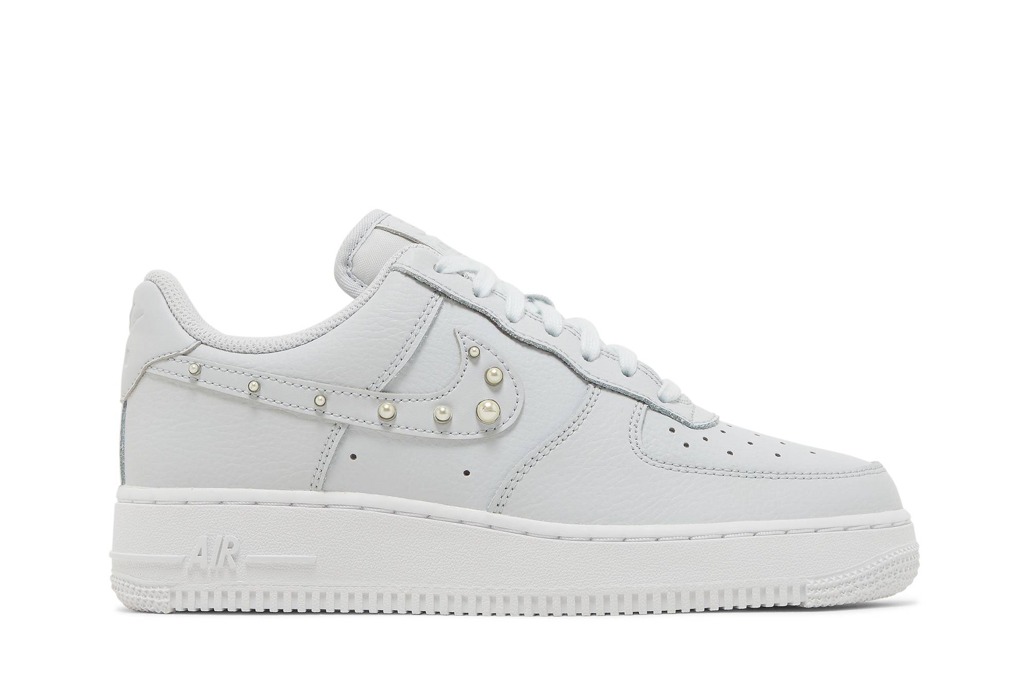 ( Women ) Nike Air Force 1 Low ‘Pearl Swoosh’ DV3810-001
