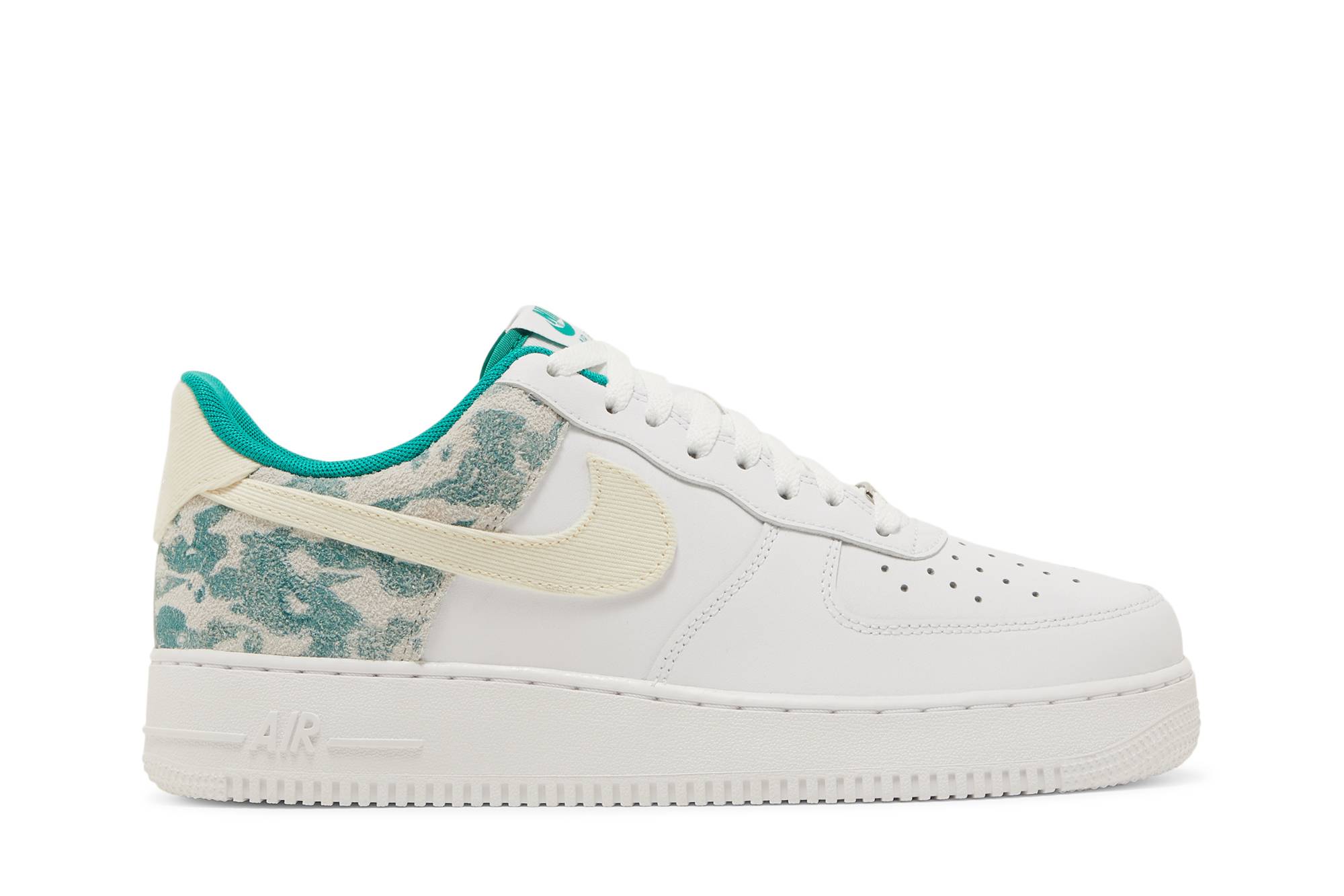 Nike Air Force 1 07 LV8 Neptune Green Camo DX3365-100