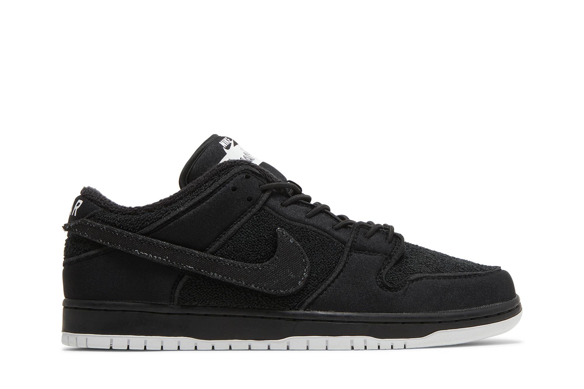 Gnarhunters X Nike SB Dunk Low DH7756-010