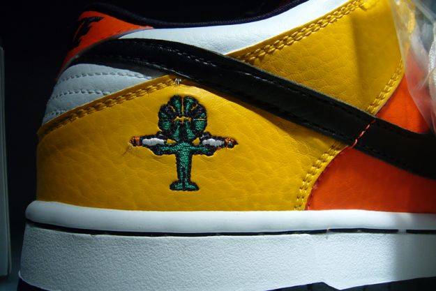 Nike SB Dunk Low Pro Raygun Home 304292-802 - Image 7