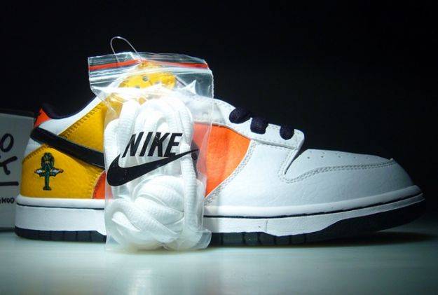 Nike SB Dunk Low Pro Raygun Home 304292-802 - Image 3