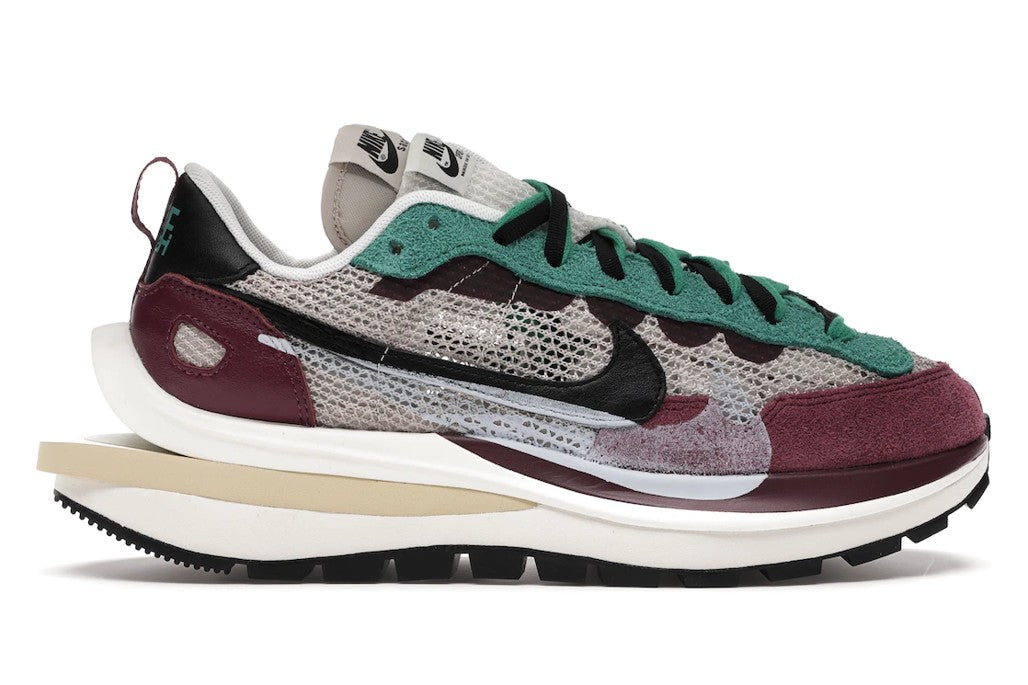 Nike Vaporwaffle Sacai Villain Red Neptune Green