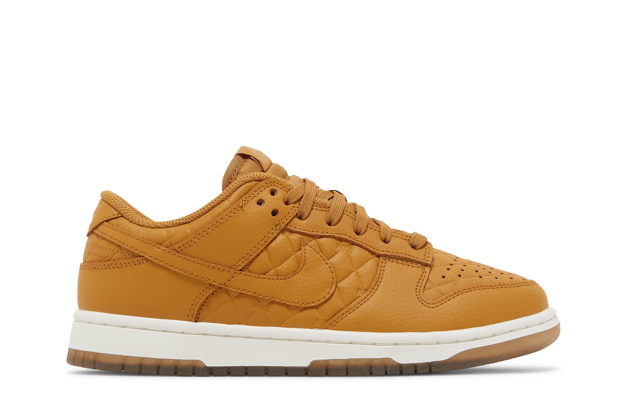 ( Women ) Nike Dunk Low ‘Quilted Wheat' ( Wmns ) DX3374-700