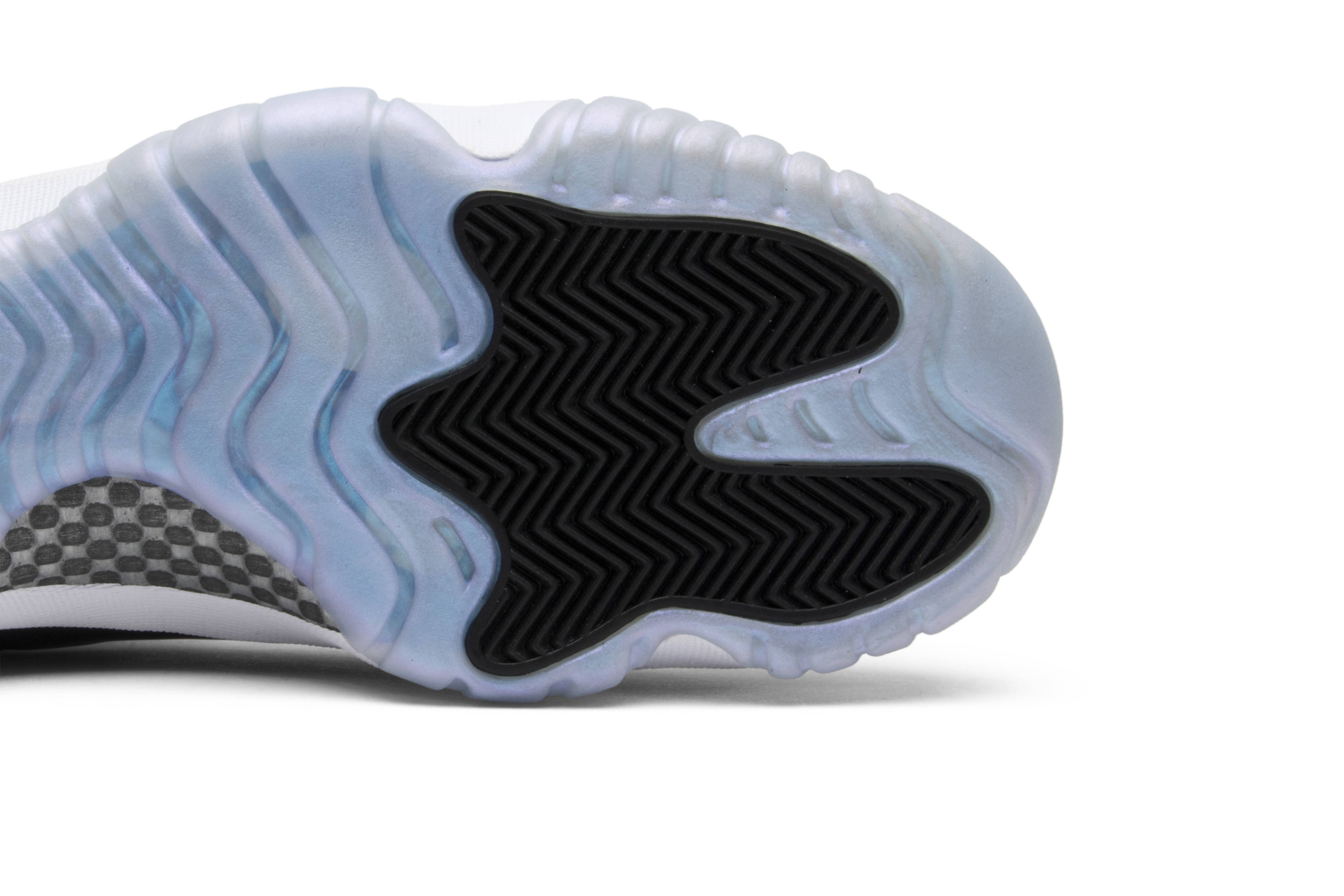 Air Jordan 11 Retro Low Emerald 528895-145 - Image 5